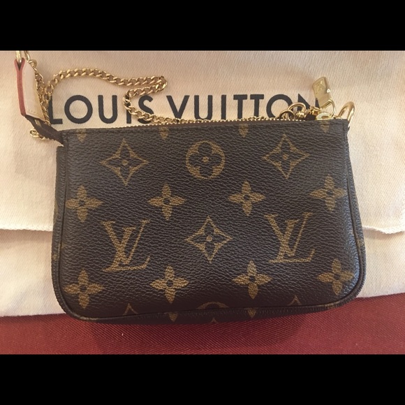 Sold 🅿️New Louis Vuitton Monogram Mini Pochette - Picture 3 of 8
